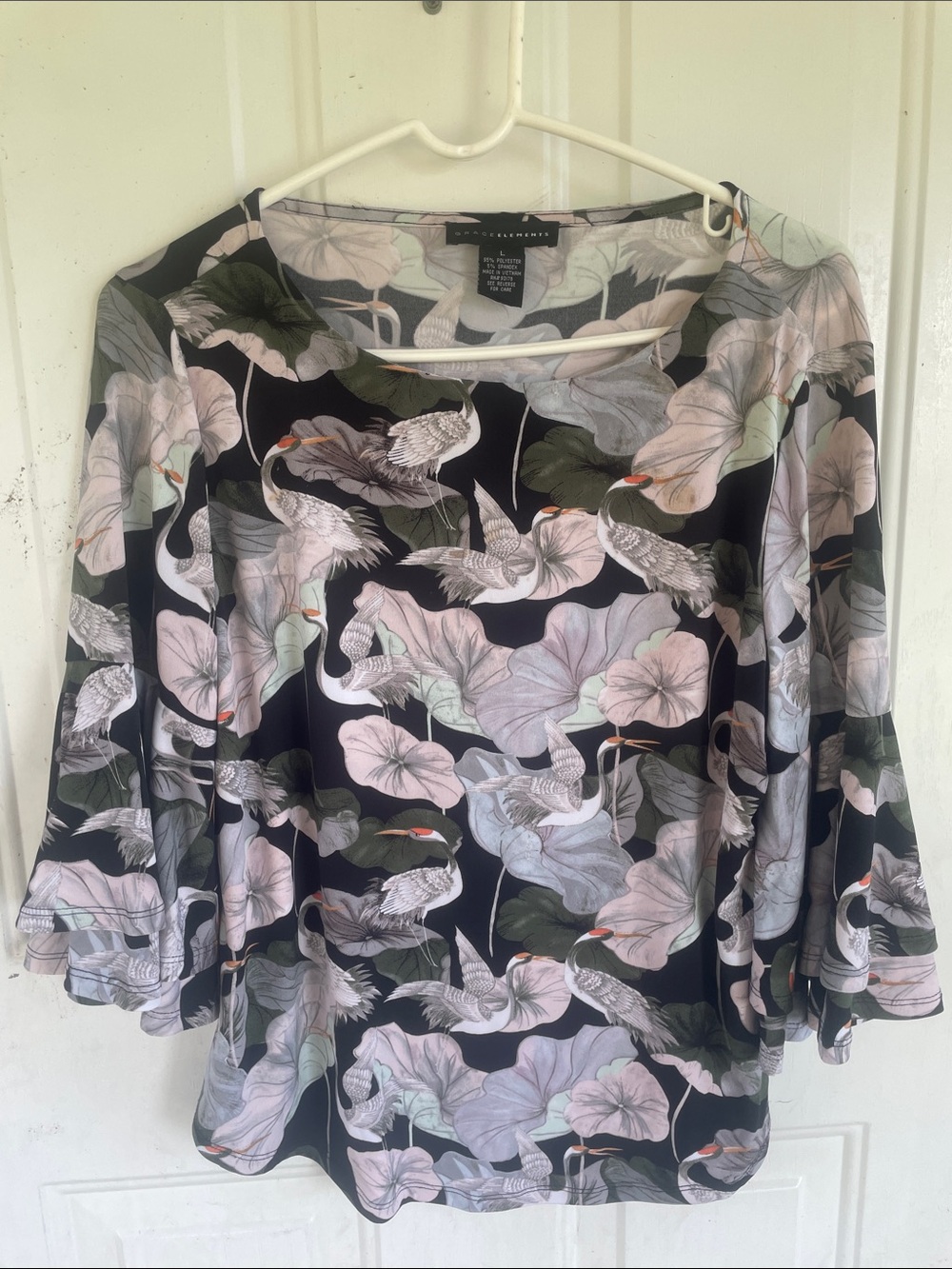 Petite Floral Crane Bell-Sleeve Blouse in Black